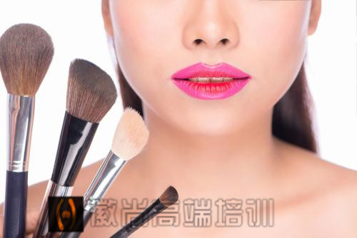 想学化妆,怎样选择化妆学校,合肥学化妆学费多少钱? 想学化妆,怎样选择化妆学校,合肥学化妆学费多少钱?