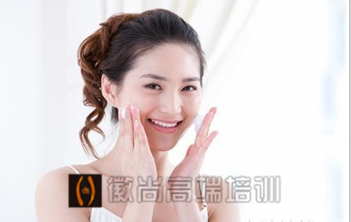 合肥好的化妆学校,教你打造零妆感素颜美女 合肥好的化妆学校,教你打造零妆感素颜美女