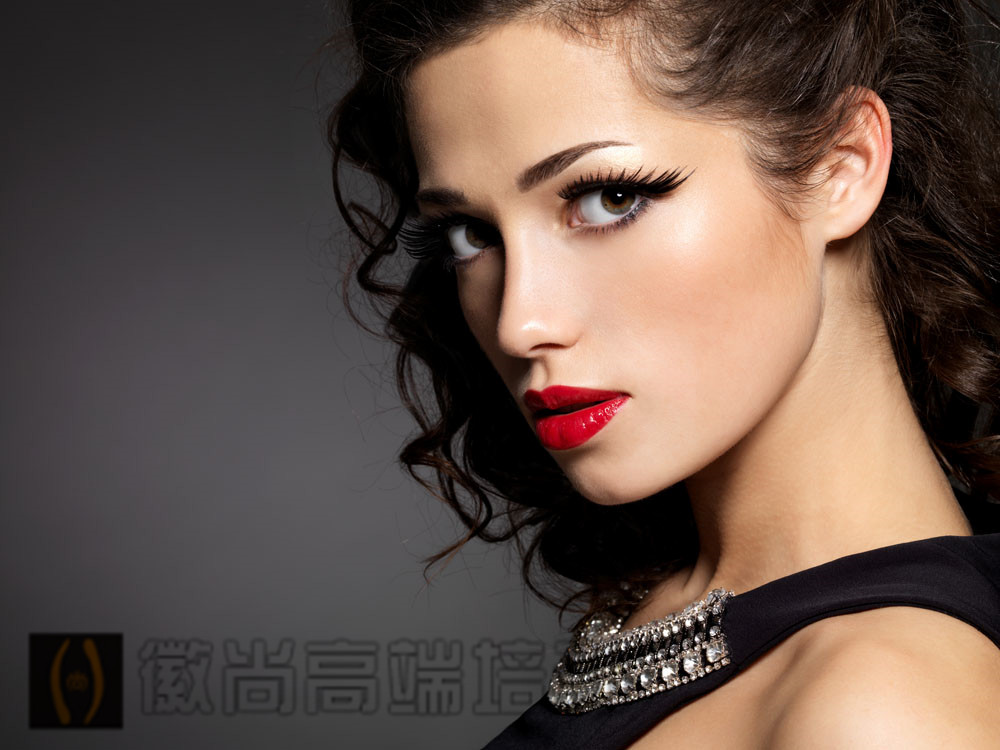 合肥正规的化妆学校?合肥哪里有考化妆师资格证的地方? 合肥正规的化妆学校?合肥哪里有考化妆师资格证的地方?